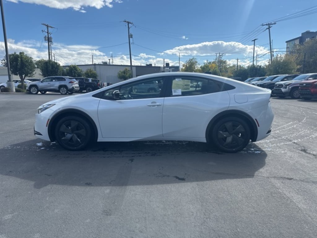 New 2026 Toyota Prius Plug-in Hybrid SE PLUG-IN HYBRID