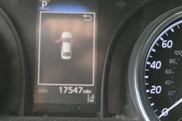 2018 Toyota Camry LE photo 2