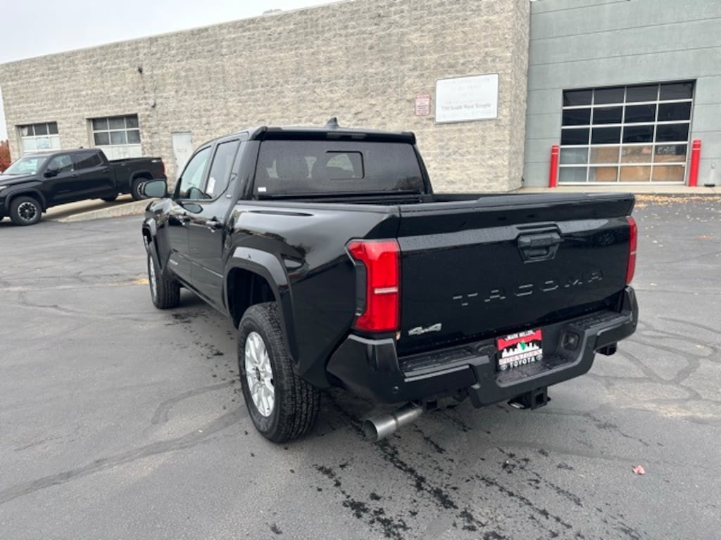 New 2025 Toyota Tacoma SR5 4X4 DOUBLE CAB