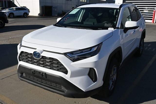 2024 Toyota RAV4 Hybrid LE photo 2