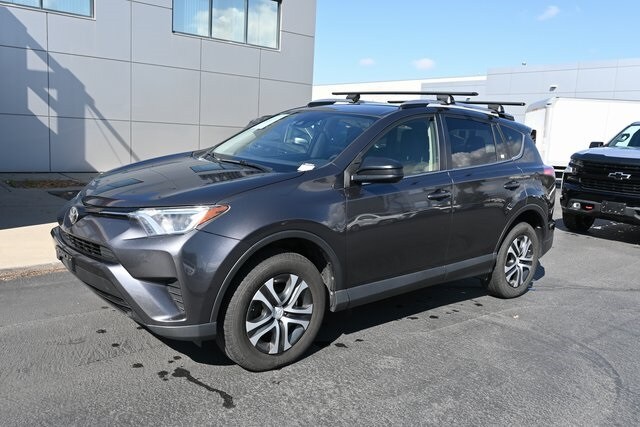 2018 Toyota RAV4 LE photo 4