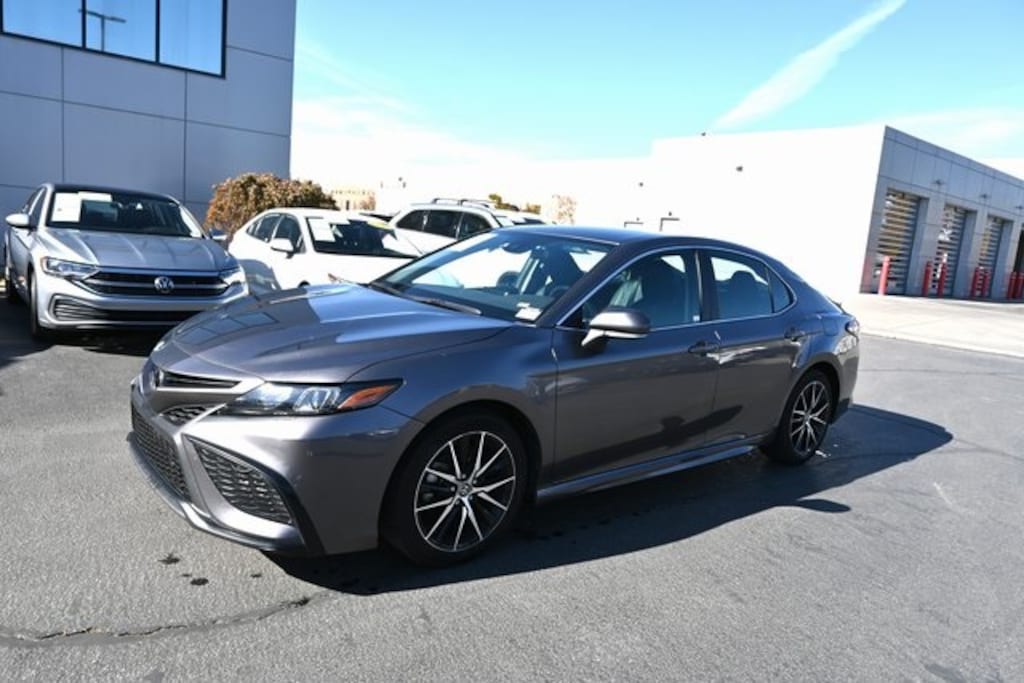 Used 2023 Toyota Camry SE Sedan