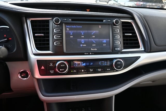 2015 Toyota Highlander XLE photo 3