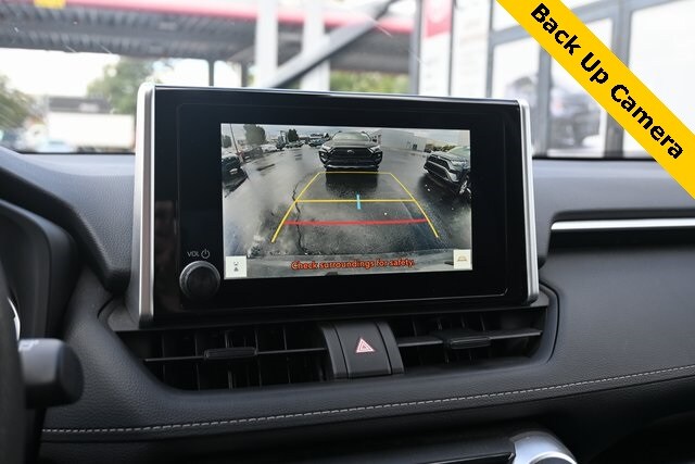 2025 Toyota RAV4 XLE photo 2