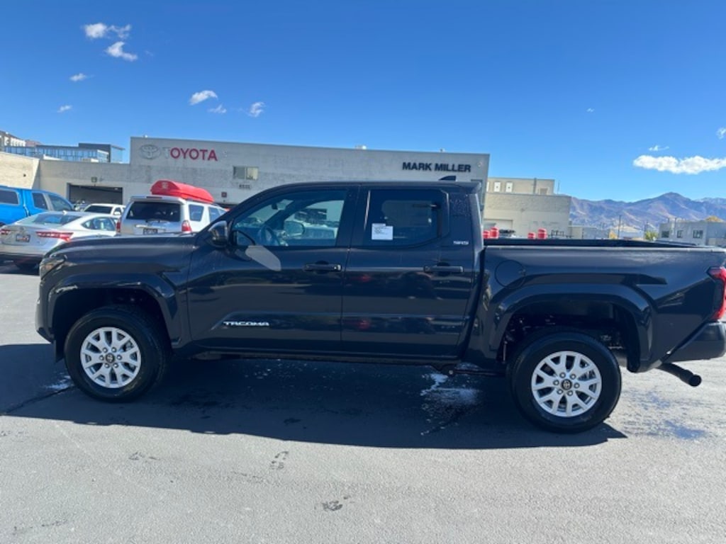 New 2025 Toyota Tacoma SR5 4X4 DOUBLE CAB