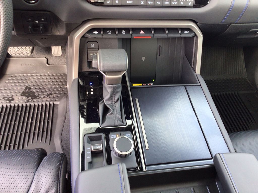 2026 Toyota Tundra Platinum - Photo 16