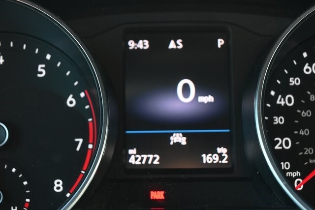 2021 Volkswagen Tiguan SE R-Line Black photo 2