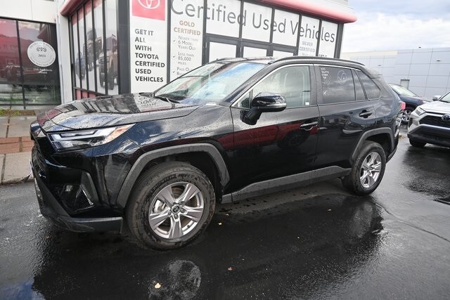 2025 Toyota RAV4 XLE photo 4