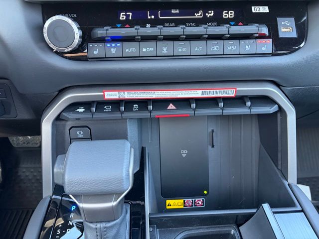 2026 Toyota Sequoia Platinum - Photo 17