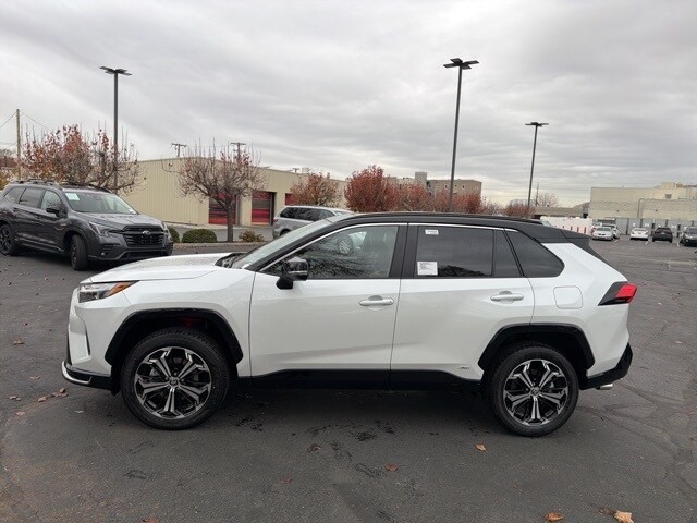 2025 Toyota RAV4 Prime XSE photo 2