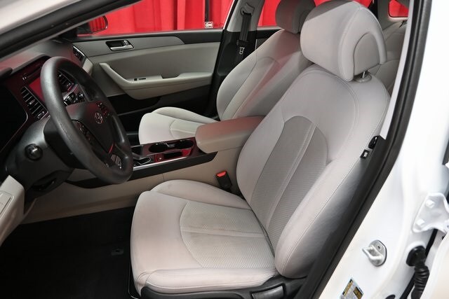 2016 Hyundai Sonata SE photo 3