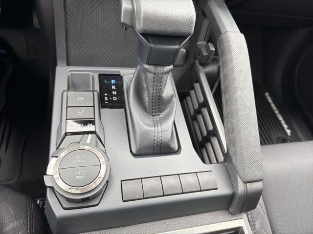 2026 Toyota Tacoma SR5 - Photo 17