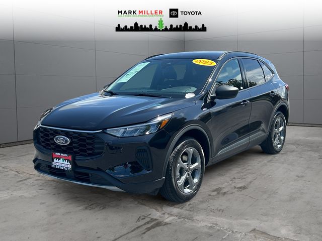 2025 Ford Escape ST-Line AWD's photo