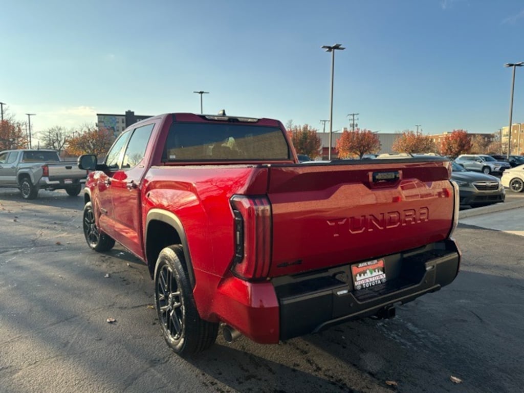 New 2026 Toyota Tundra Limited LIMITED CREWMAX 5.5