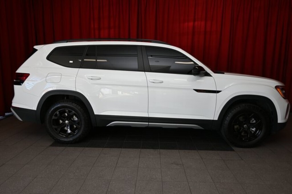 Used 2025 Volkswagen Atlas 2.0T Peak Edition SUV