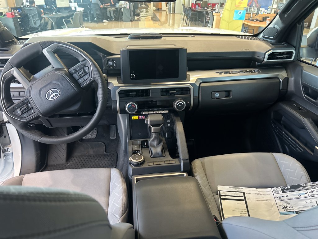 2026 Toyota Tacoma SR5 - Photo 12