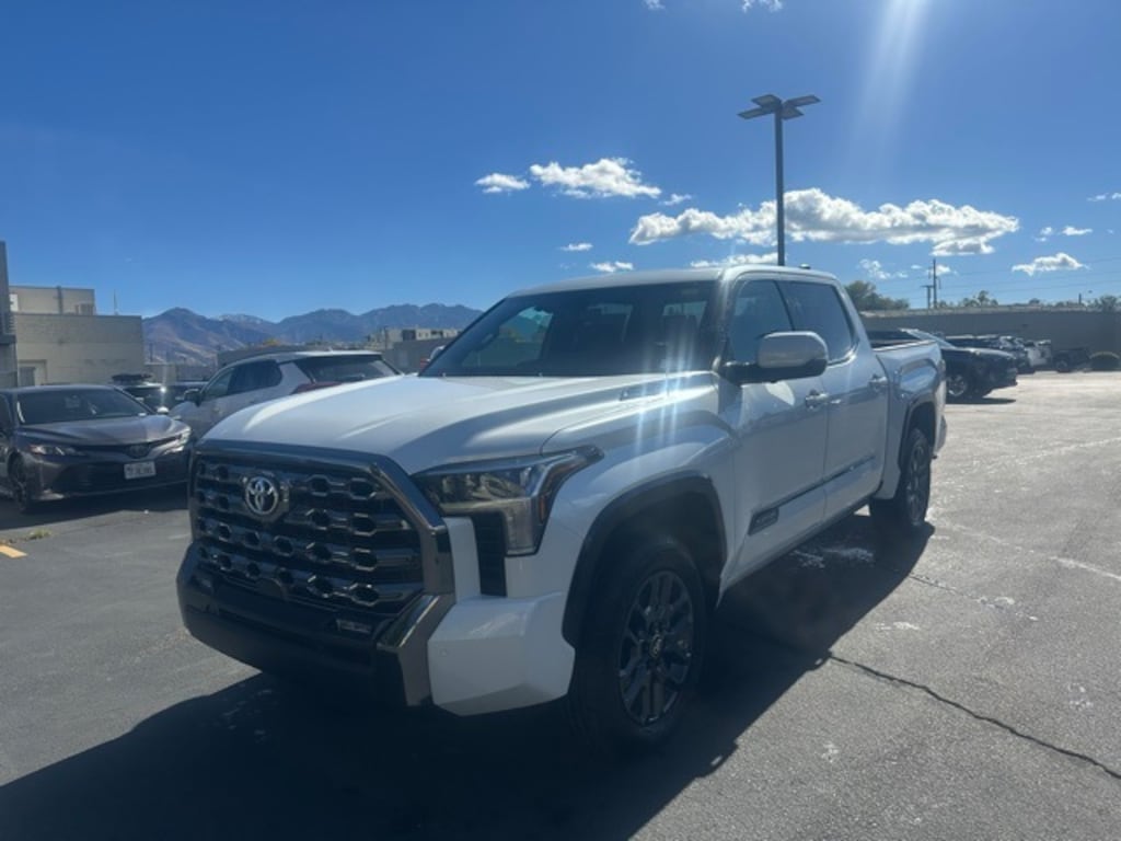 New 2026 Toyota Tundra i-FORCE MAX Platinum PLATINUM CREWMAX 5.5