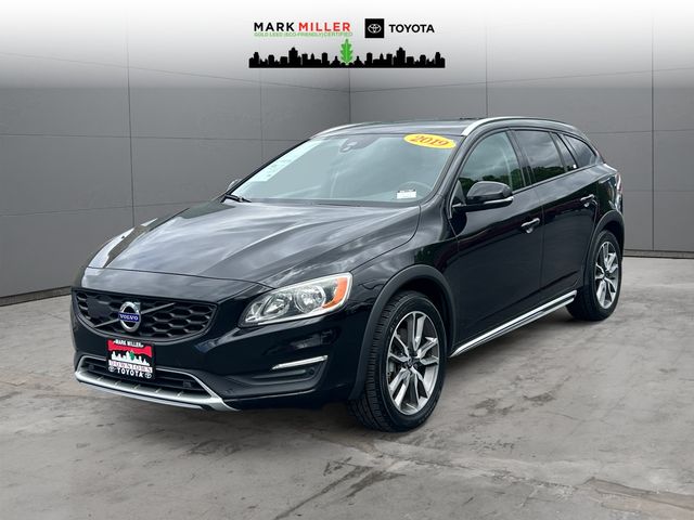 2018 Volvo V60 T5 AWD Cross Country's photo