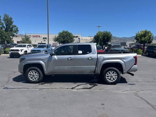 2025 Toyota Tacoma SR5 4x4 Double Cab photo 3