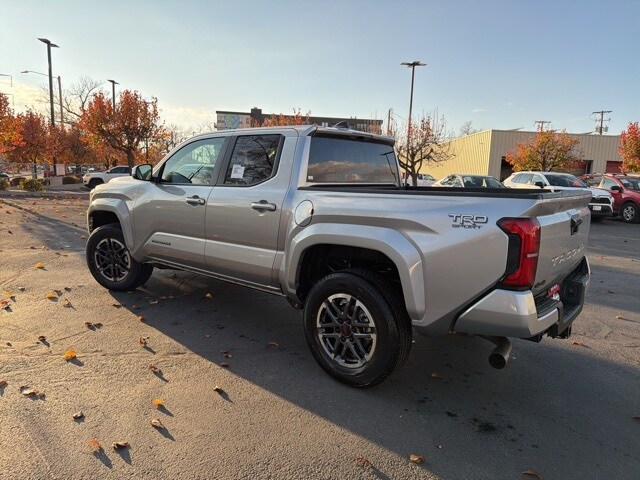 2025 Toyota Tacoma TRD Sport 4x4 Double Cab photo 3