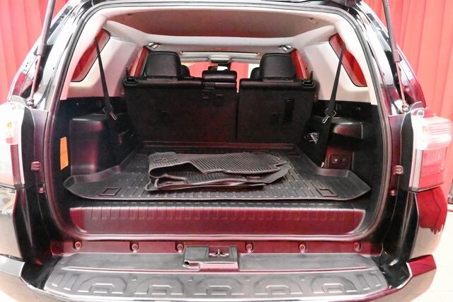 2024 Toyota 4Runner SR5 Premium photo 3