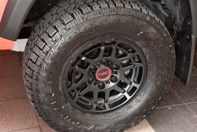 2023 Toyota Tacoma TRD V6 photo 2