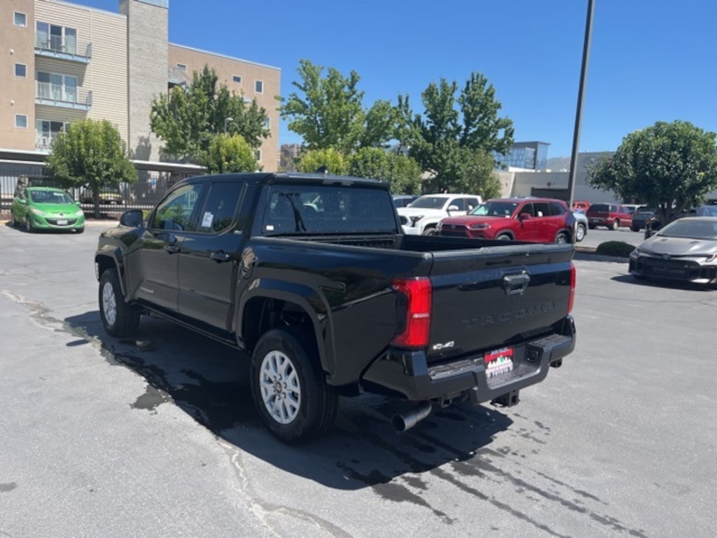 New 2025 Toyota Tacoma SR5 4X4 DOUBLE CAB
