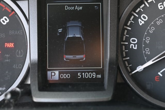 2023 Toyota Tacoma SR5 V6 photo 2