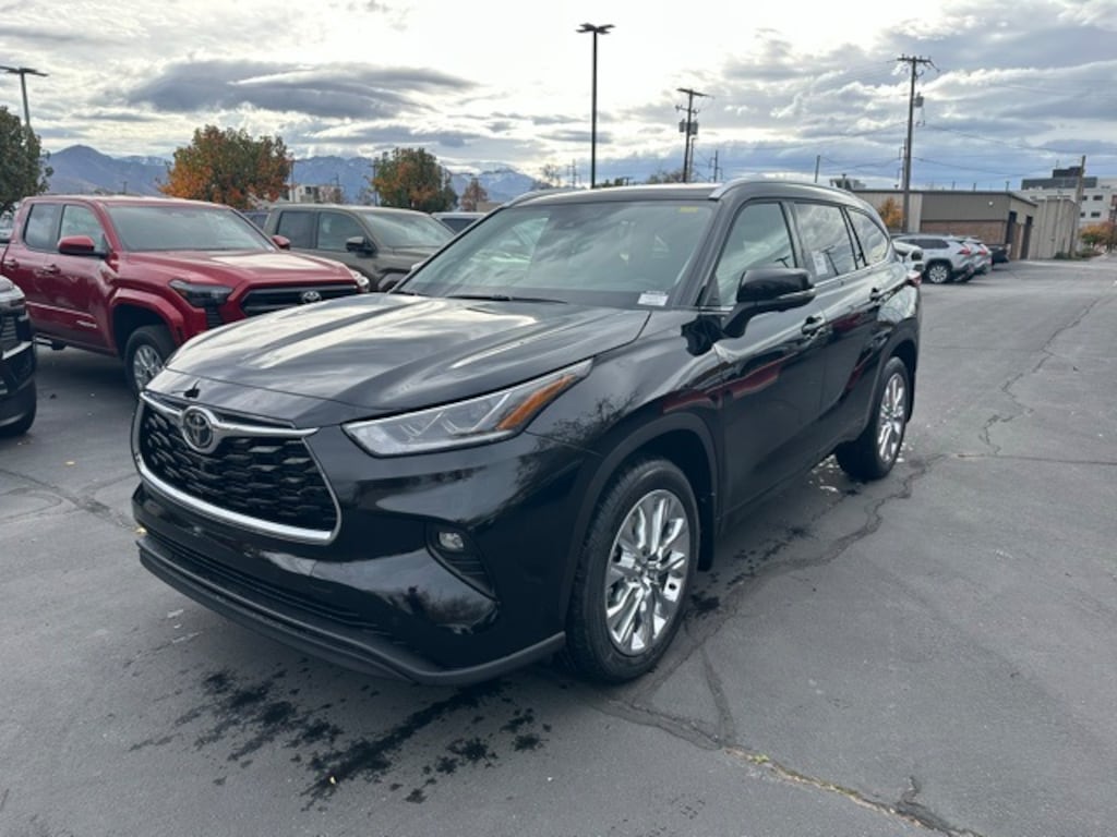 New 2026 Toyota Highlander Limited LIMITED AWD