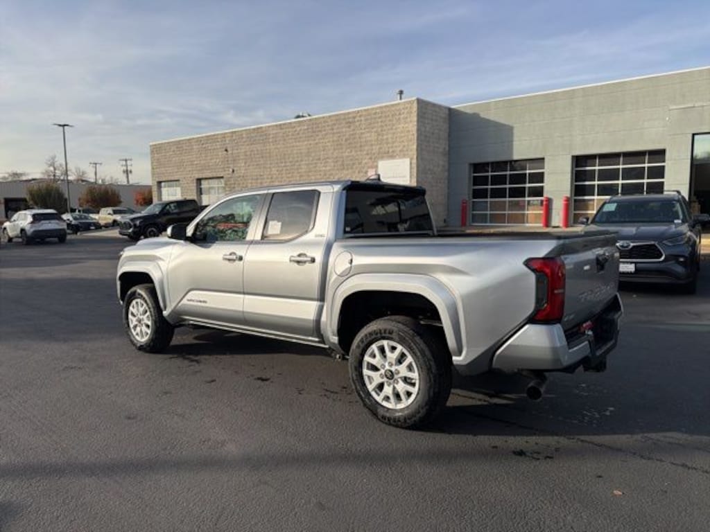 New 2025 Toyota Tacoma SR5 4X4 DOUBLE CAB