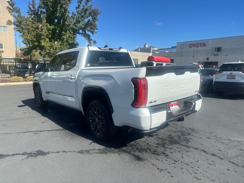 New 2026 Toyota Tundra i-FORCE MAX Platinum PLATINUM CREWMAX 5.5
