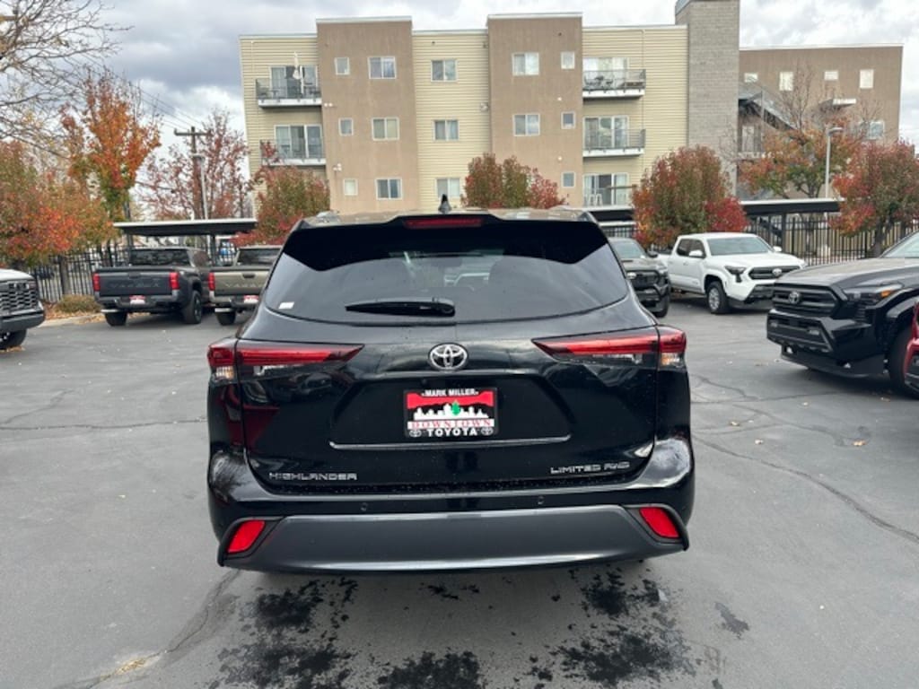 New 2026 Toyota Highlander Limited LIMITED AWD