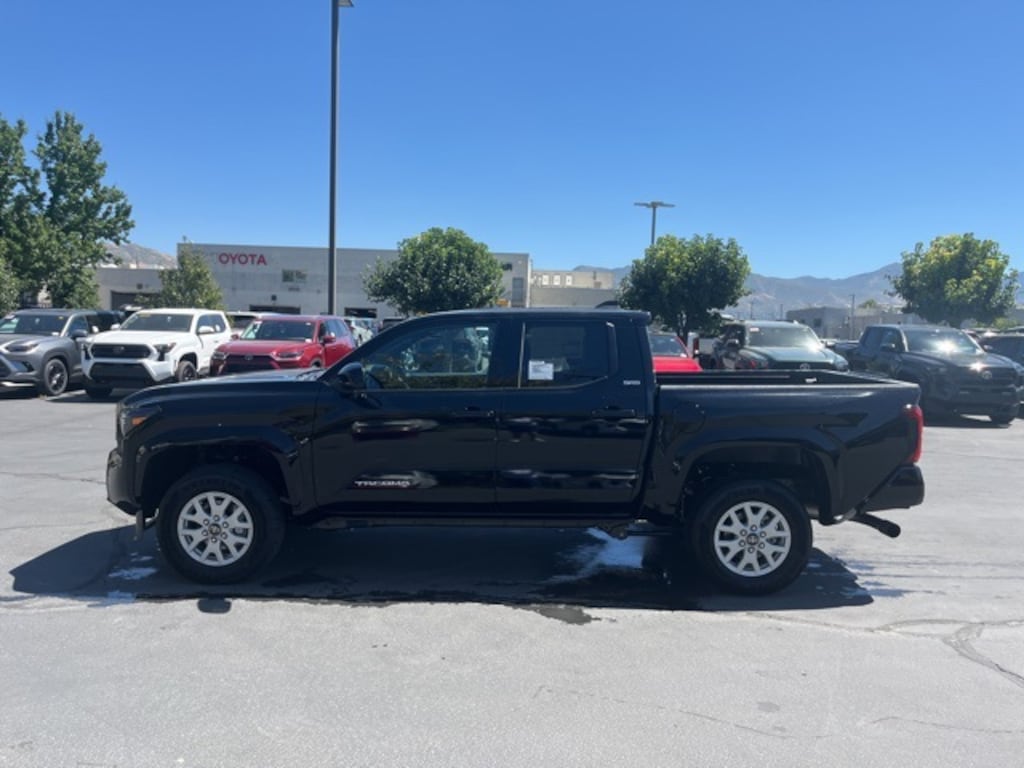 New 2025 Toyota Tacoma SR5 4X4 DOUBLE CAB