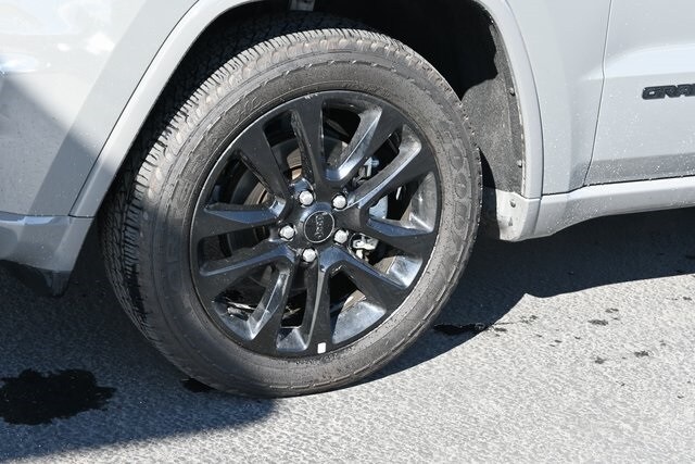 2020 Jeep Grand Cherokee Laredo photo 4