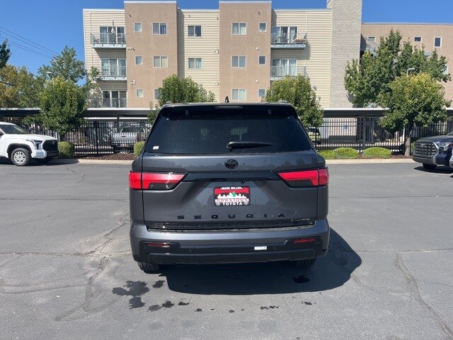 2025 Toyota Sequoia Platinum photo 3