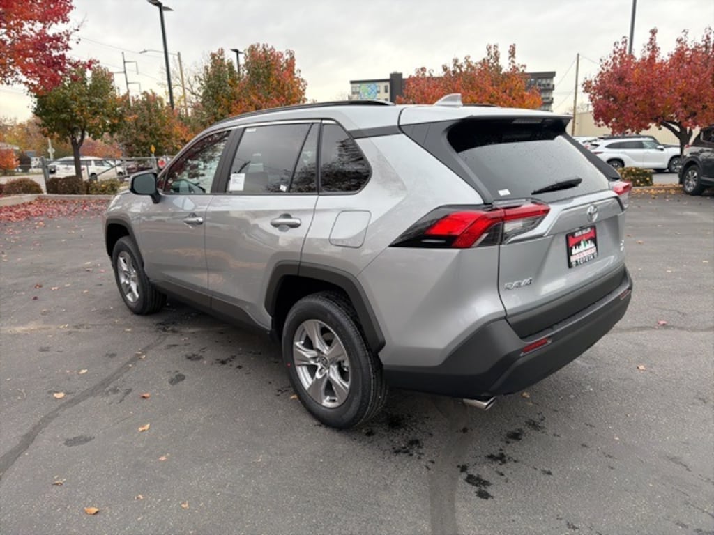 New 2025 Toyota RAV4 XLE XLE AWD SUV