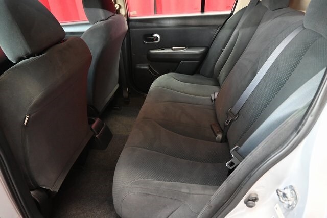 2012 Nissan Versa 1.8 S photo 3