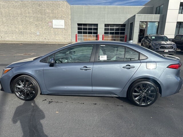 2026 Toyota Corolla SE photo 2