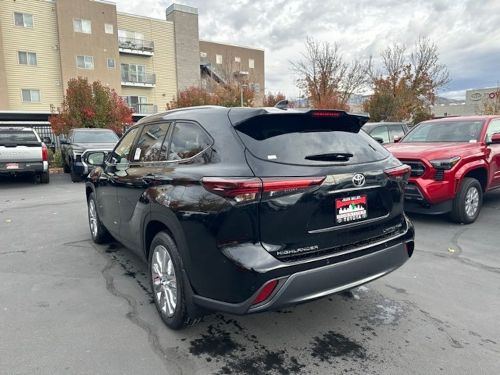 New 2026 Toyota Highlander Limited LIMITED AWD