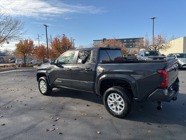 2026 Toyota Tacoma SR5 4x4 Double Cab photo 3