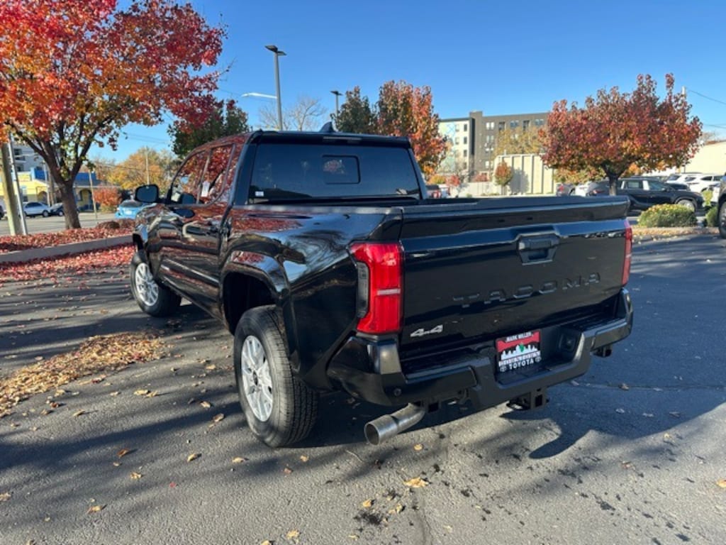 New 2025 Toyota Tacoma SR5 4X4 DOUBLE CAB
