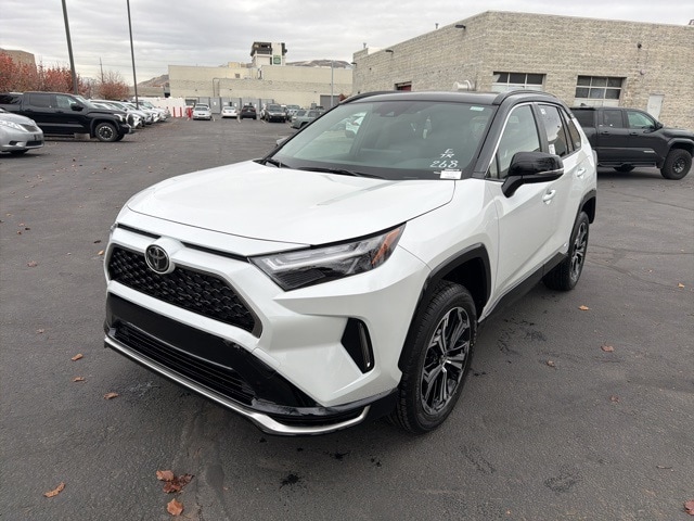 2025 Toyota RAV4 XSE's photo
