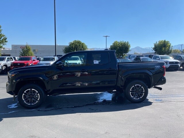 2025 Toyota Tacoma TRD Sport 4x4 Double Cab photo 3