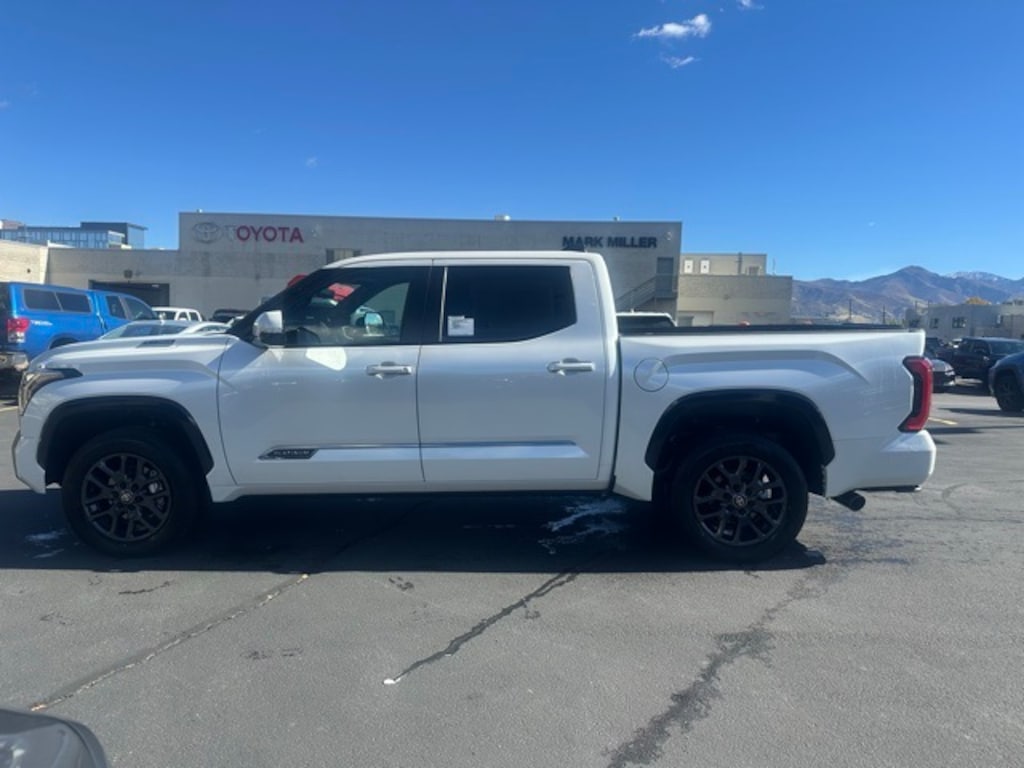 New 2026 Toyota Tundra i-FORCE MAX Platinum PLATINUM CREWMAX 5.5