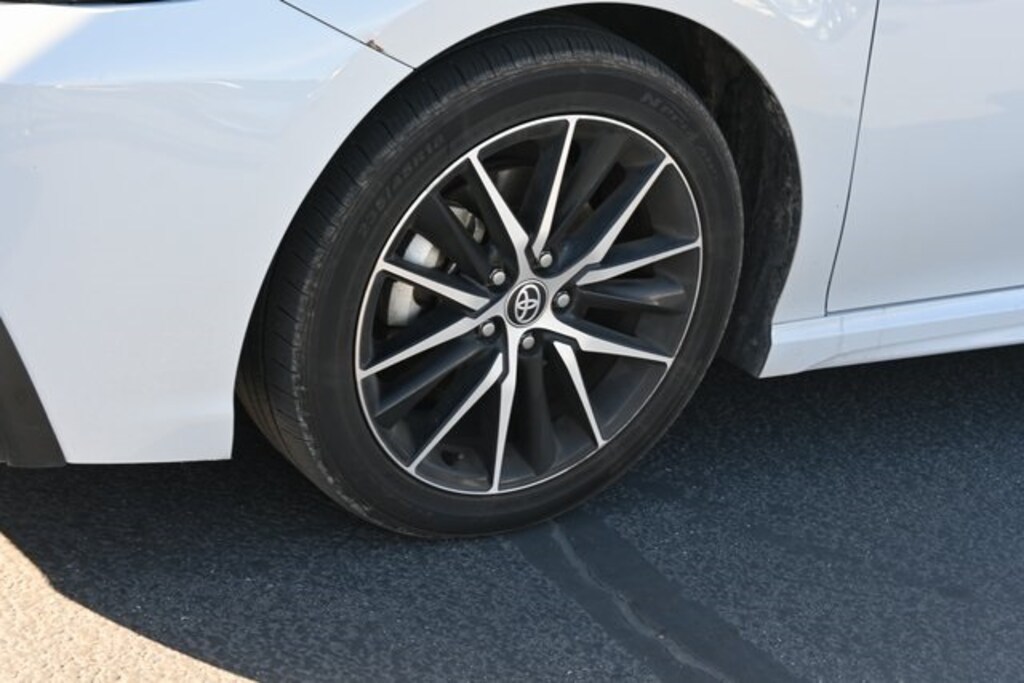 Used 2023 Toyota Camry SE Sedan