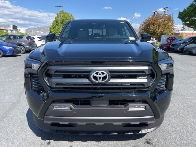 2025 Toyota Tacoma SR5 photo 2