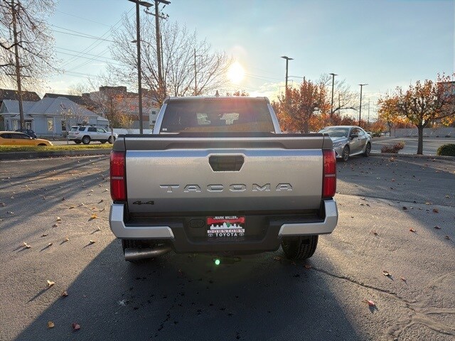 2025 Toyota Tacoma TRD Sport 4x4 Double Cab photo 4