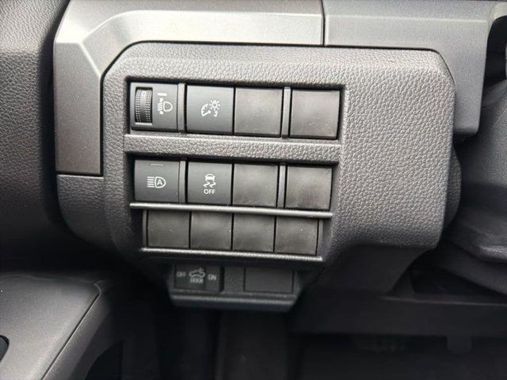 2026 Toyota Tacoma SR5 - Photo 12