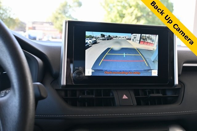 2025 Toyota RAV4 XLE photo 2