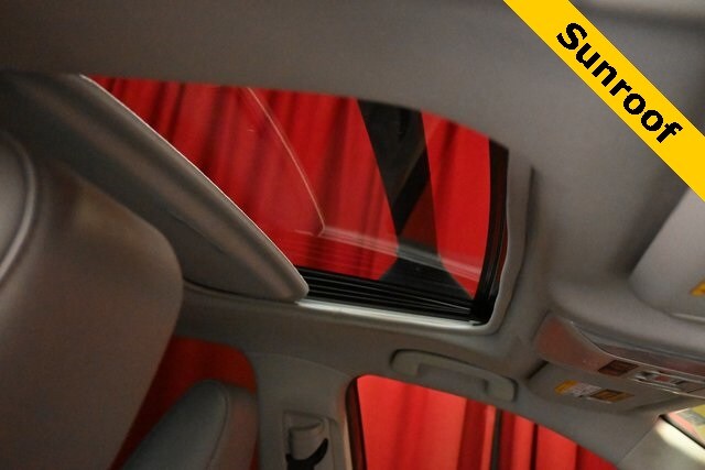 2019 Toyota RAV4 Limited photo 3